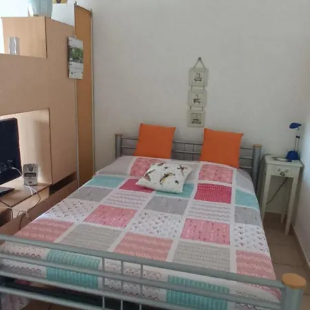 Au Nautilus Au Port Avec Loggia Et Parking - A 50 M *